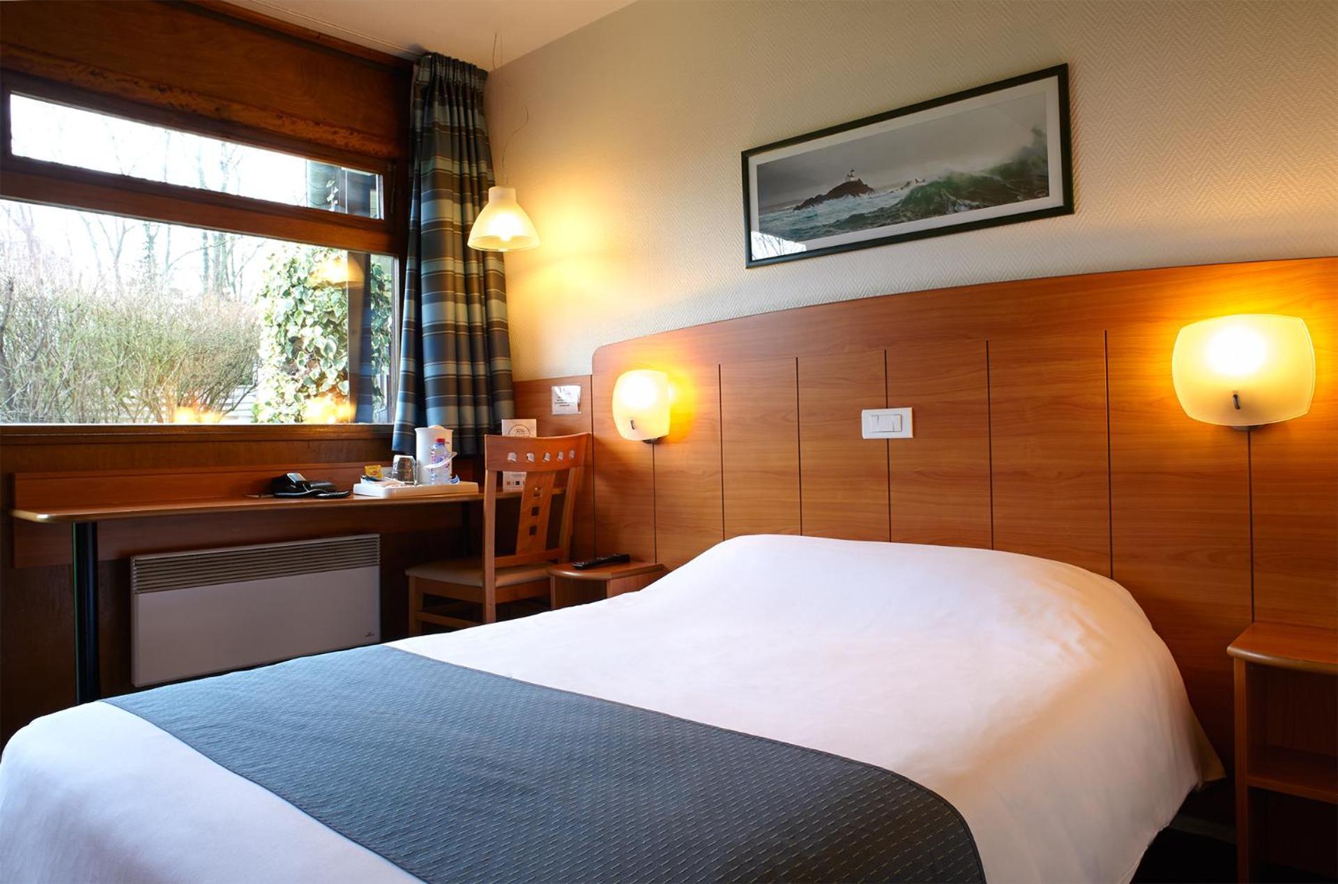 Kyriad Est - Parc Expositions Hotel