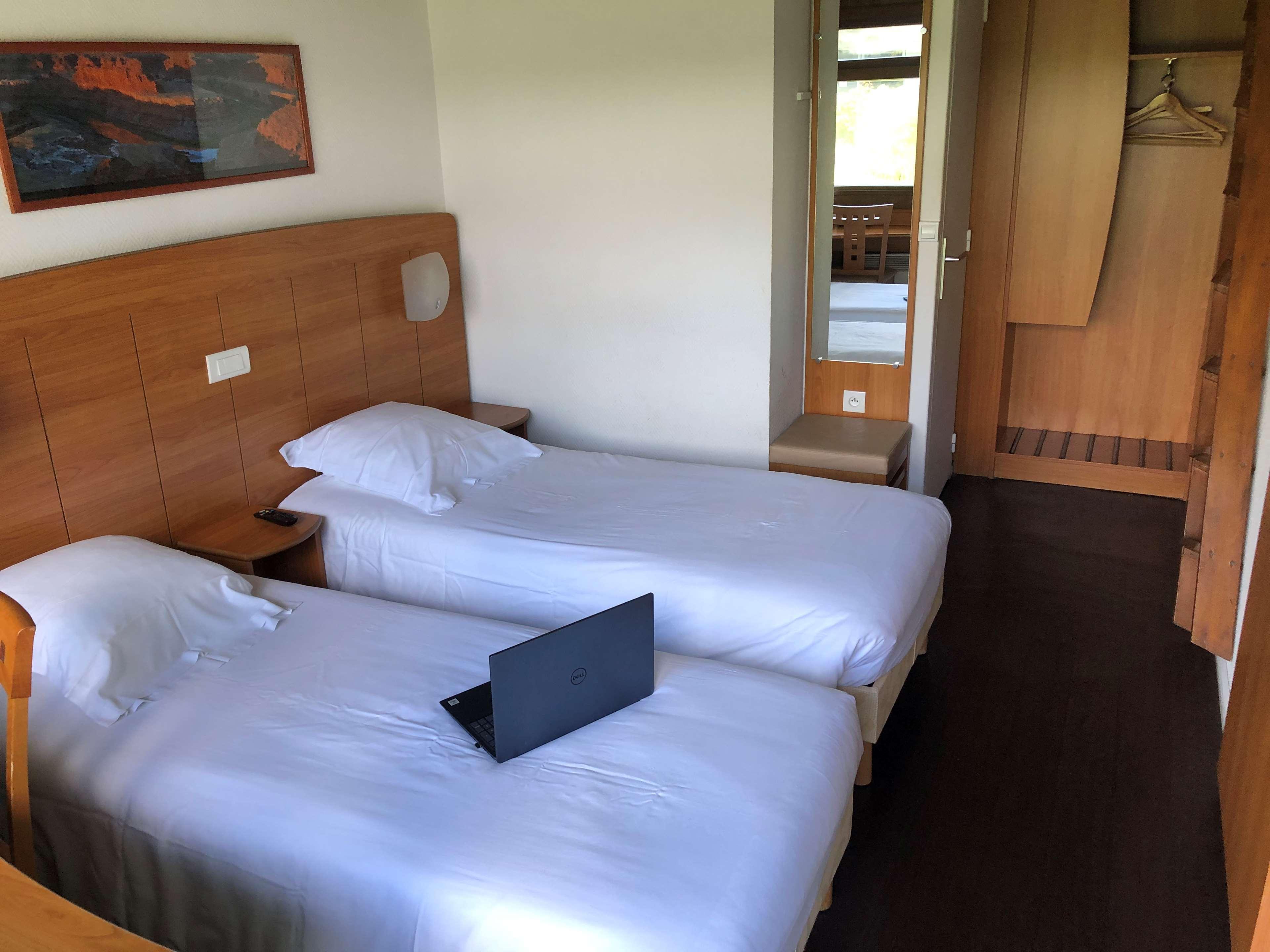 Kyriad Est - Parc Expositions Hotel 3*