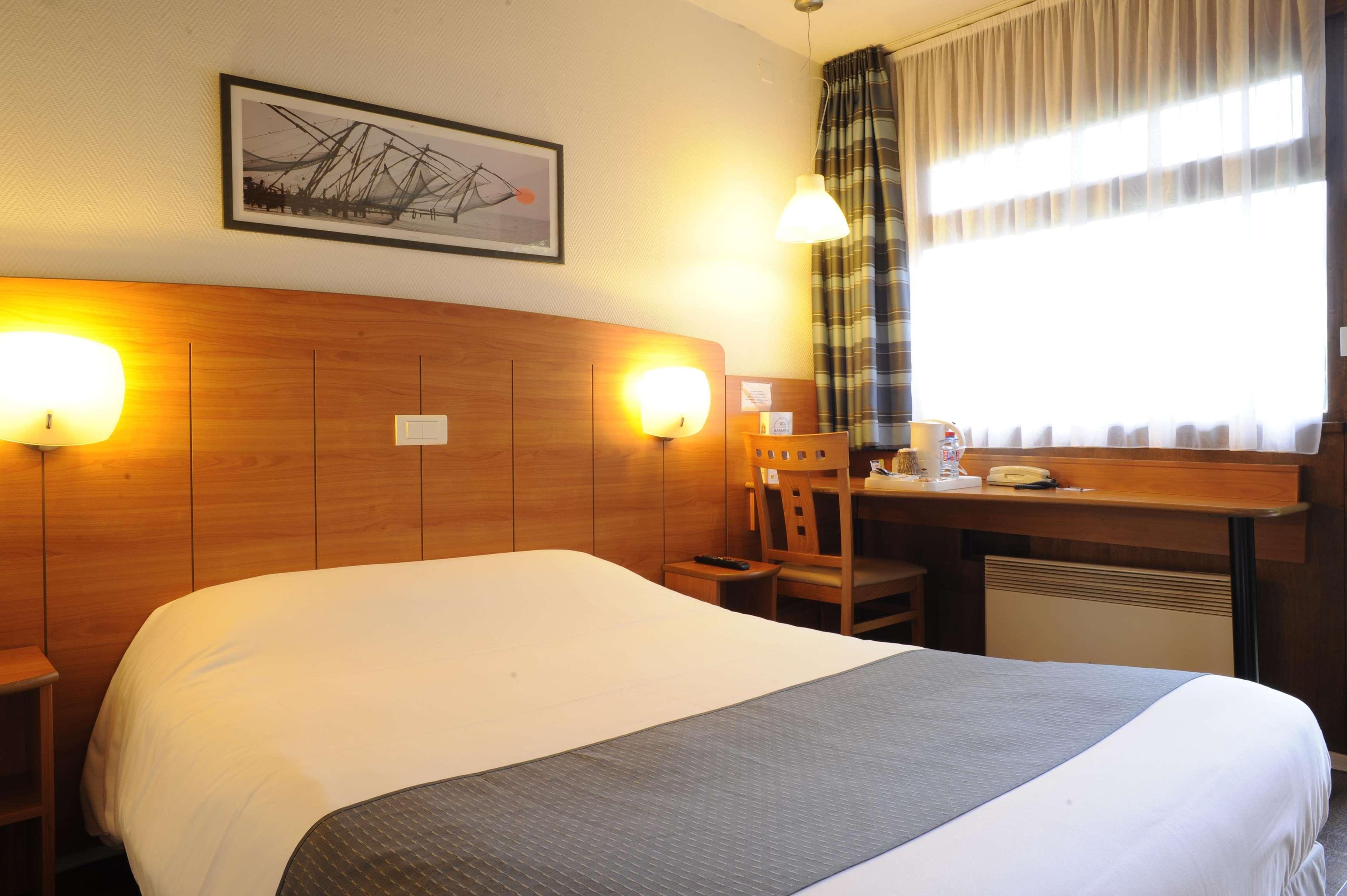 Kyriad Est - Parc Expositions Hotel