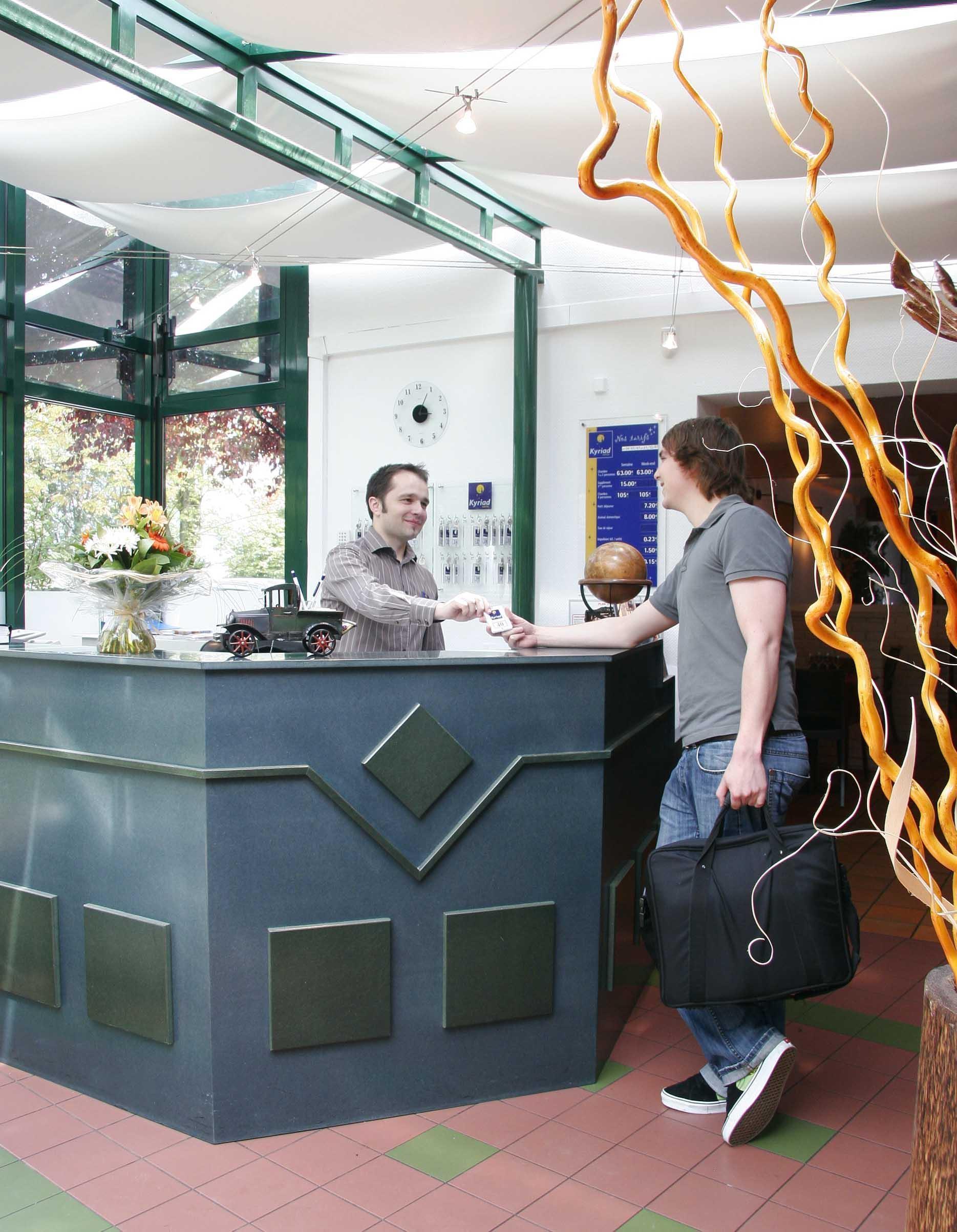 Hotel Kyriad Est - Parc Expositions