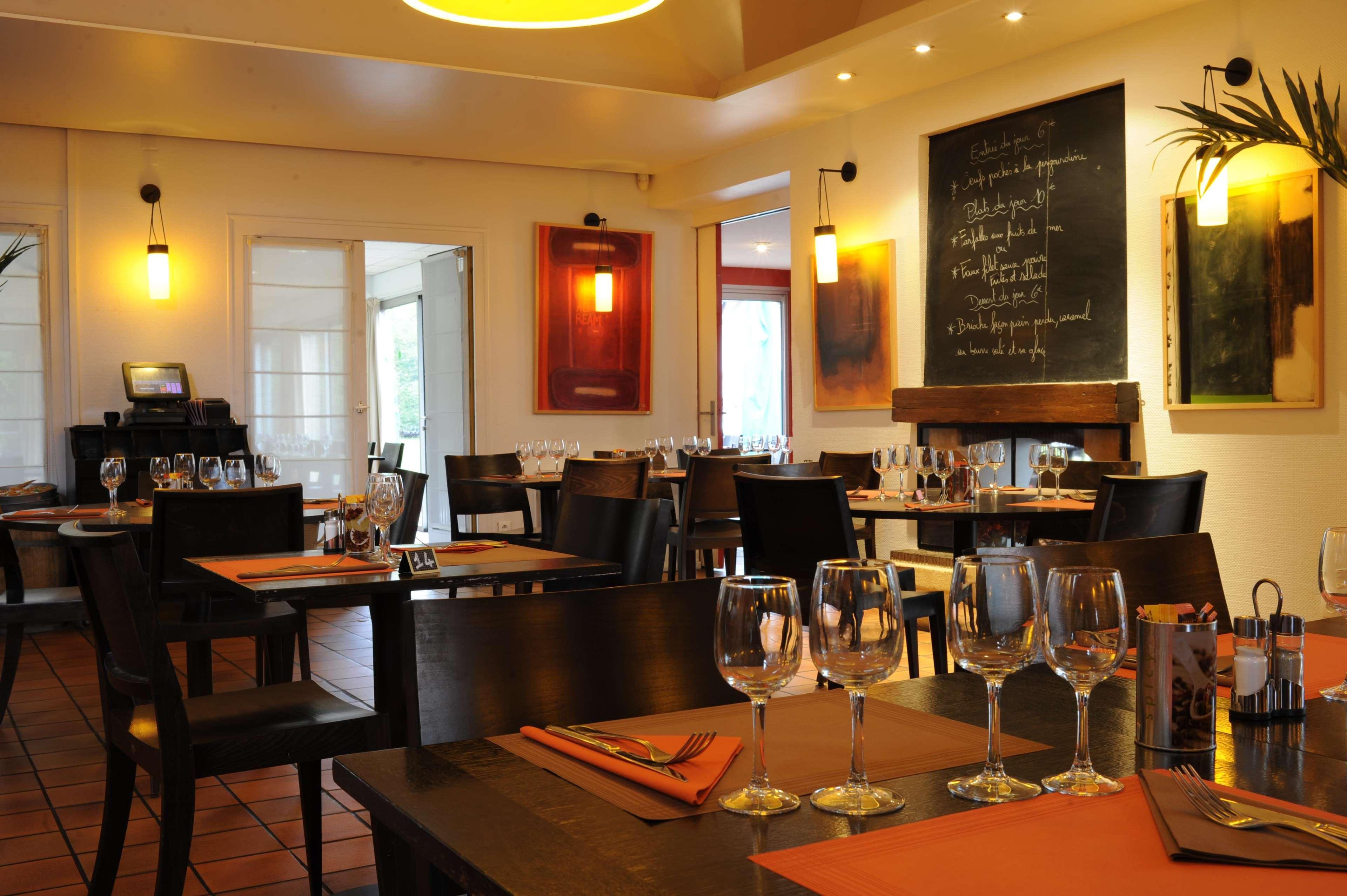 Hotel Kyriad Est - Parc Expositions 3*