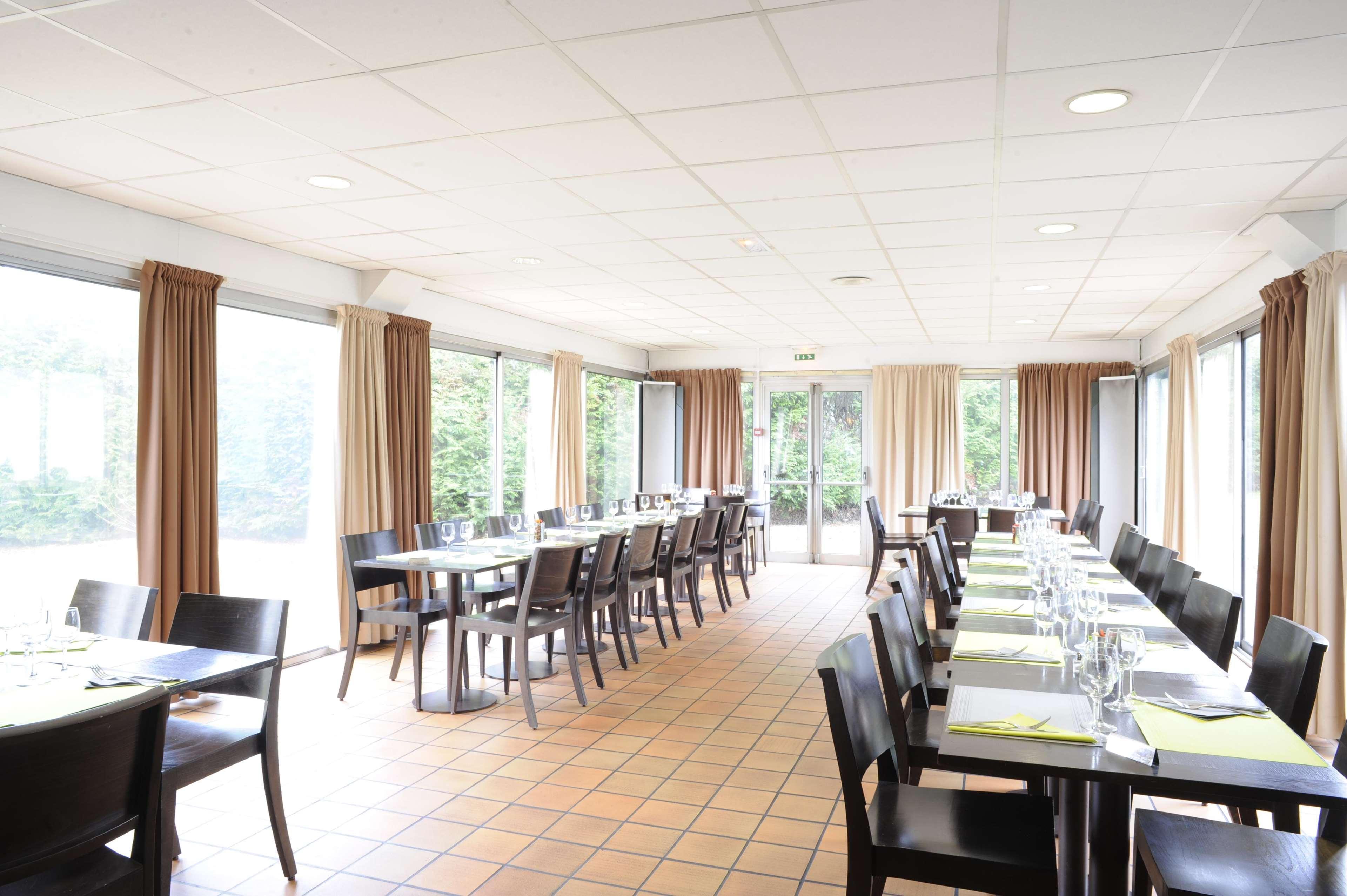 Kyriad Est - Parc Expositions 3* Reims