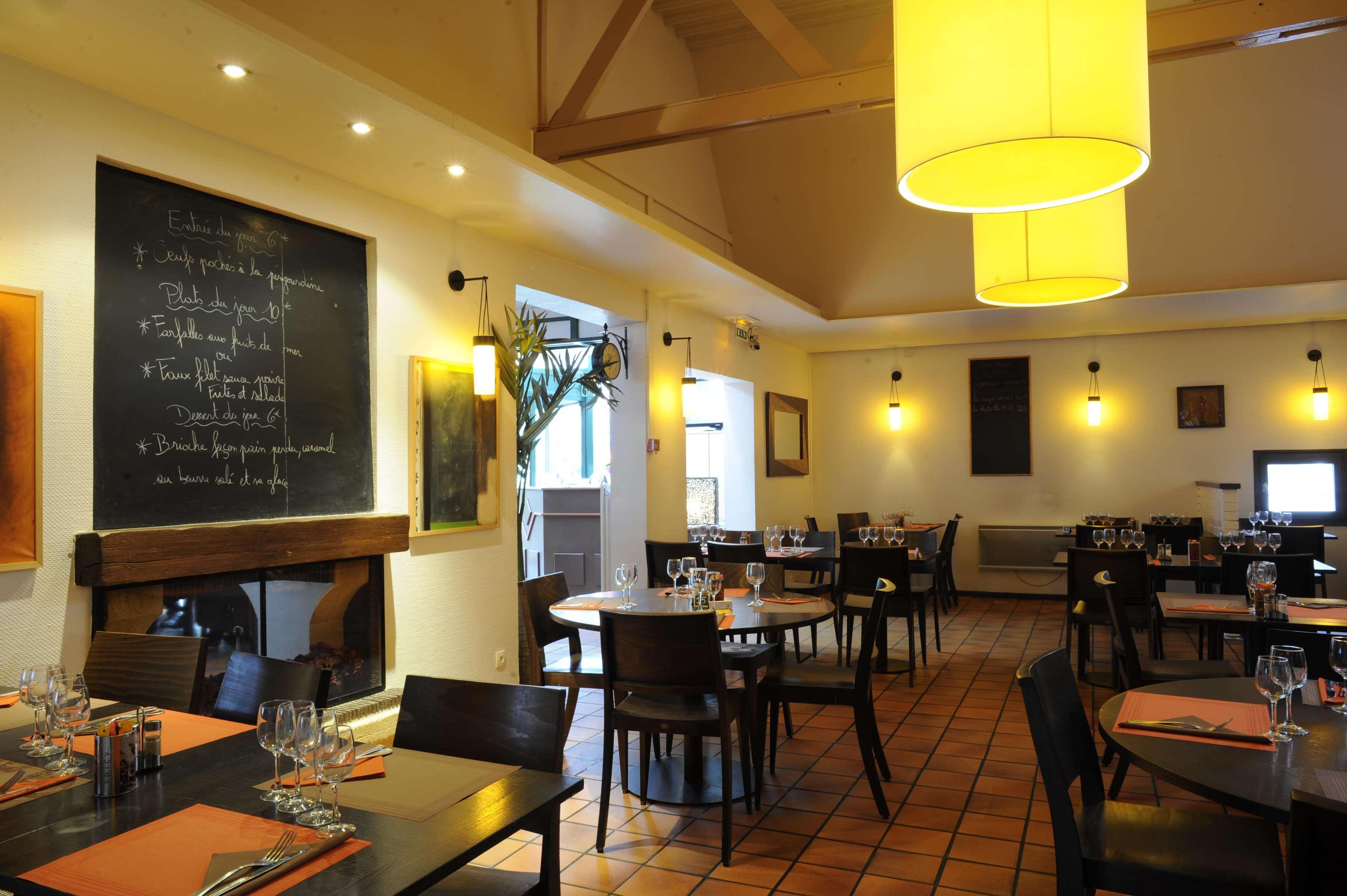 Hotel Kyriad Est - Parc Expositions 3*