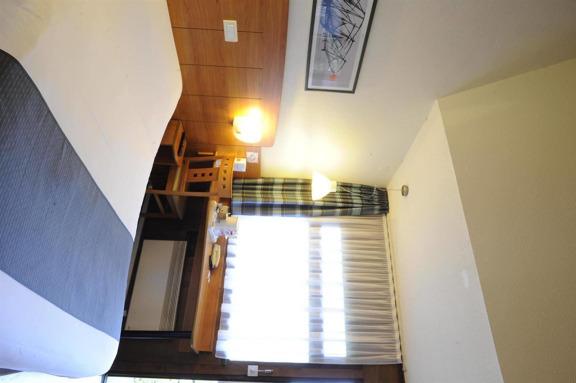 Hotel Kyriad Est - Parc Expositions Reims